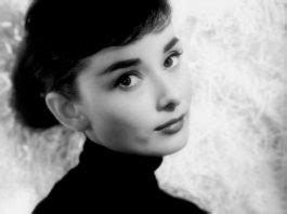 Audrey Hepburn Eyes - Get the Audrey look with this Makeup Tutorial