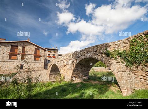 Aoiz Bridge Hi Res Stock Photography And Images Alamy