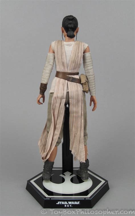 Star Wars The Force Awakens Jakku Rey By Hot Toys The Toy Box Philosopher