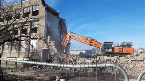 Video End Of An Era As Demolition Begins At Dundee School Evening