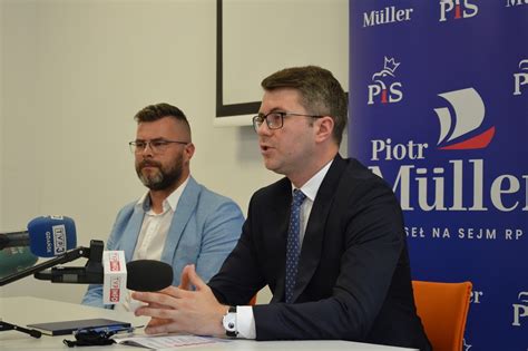 Piotr M Ller Rzecznik Prasowy Rz Du W Bytowie Promowa Polski Ad I