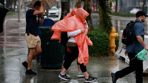 Heavy rains flood South Florida streets: Miami, Lauderdale inundated