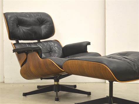 Early Herman Miller Eames Lounge Chair & Ottoman, 60s | Interior Aksel