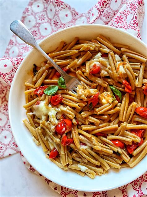 Pasta Con Pomodorini E Mozzarella Filante Silvia Rosmarino