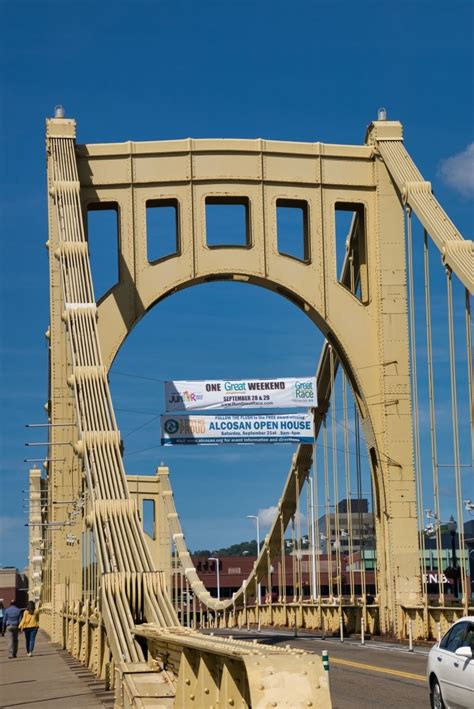 Roberto Clemente Bridge (Pittsburgh, 1928) | Structurae