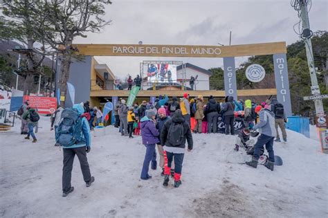 Gran Concurrencia De Vecinos Vecinas Y Turistas En La Tradicional