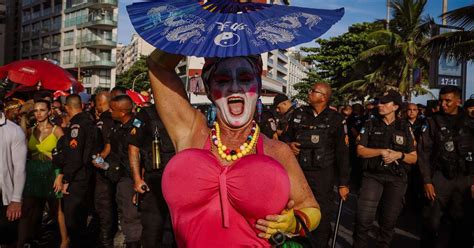 Veja Imagens Do Bloco Banda De Ipanema No Rio