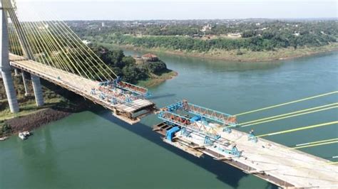 Ponte da Integração está a 17 metros da união das margens de Brasil e