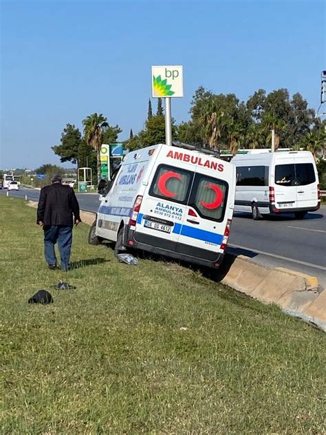 Hasta taşıyan ambulans ile otomobil çarpıştı Büyük Alanya Haber TV