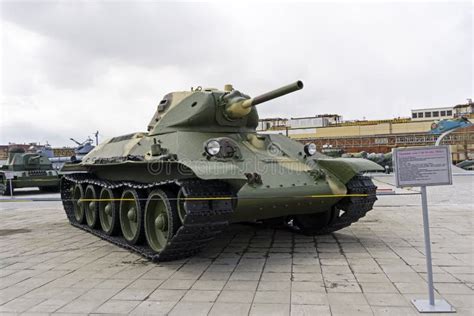 Modello Sovietico 1943 Del Carro Armato Medio T 34 76 Nel Museo Di