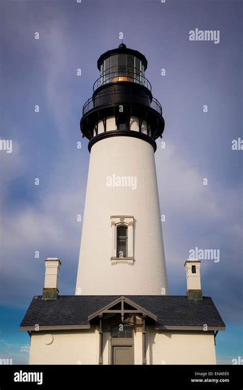 Yaquina Head Lighthouse, Newport, Oregon, USA Stock Photo - Alamy