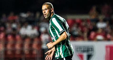 Algérie Slimani ouvre son compteur buts au Brésil