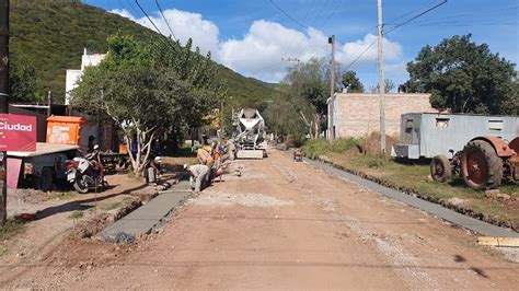 Avanzan las obras de cordón cuneta en Floresta y distintas barriadas de