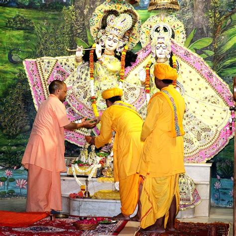 Uttar Pradesh Cm Yogi Adityanath Offers Prayers At Shri Krishna