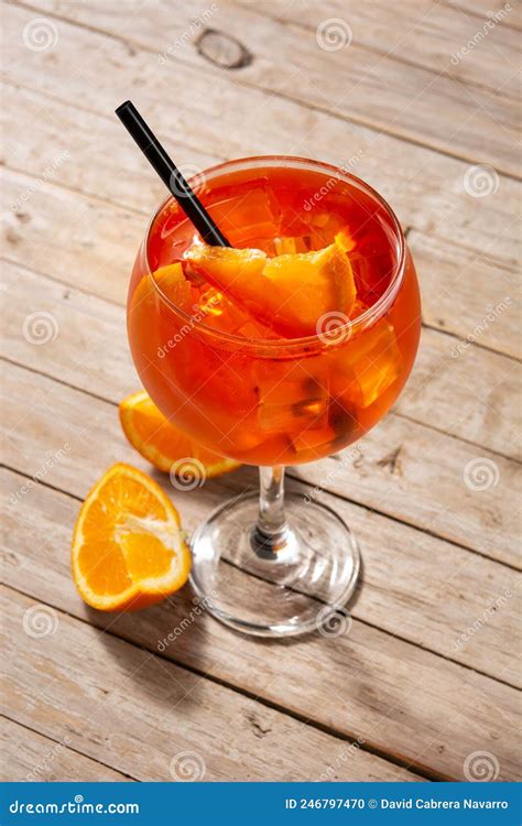 Copo De Cocktail De Spritz De Aperol Foto De Stock Imagem De Vinho