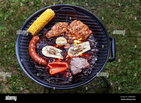 Ubersicht uber einen grill hi-res stock photography and images - Alamy