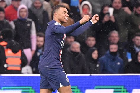 Foot Psg Mbapp Se Balade Le Psg Fait Trembler Le Monde Entier Foot