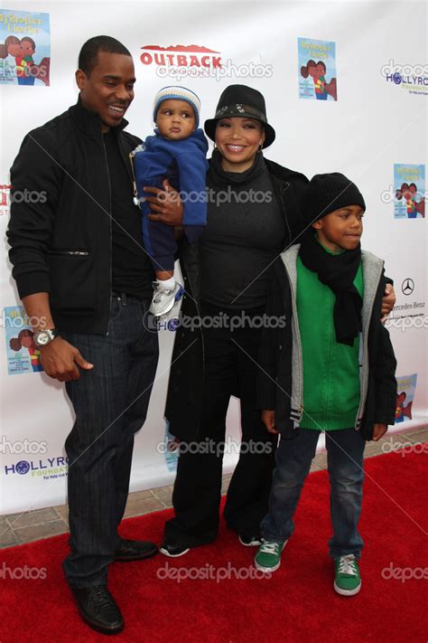 Duane Martin, Tisha Campbell-Martin, and children – Stock Editorial Photo © Jean_Nelson #12967592