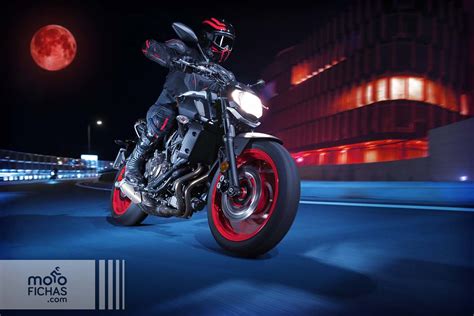 Comparativa Yamaha MT 07 2018 2020 CFMoto 650NK 2017 2021