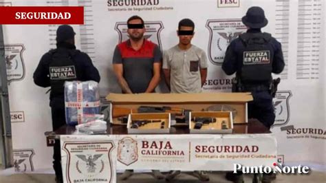 Tras Persecuci N Y Volcadura Detienen A Sujetos Armados Y Con Un Gal N