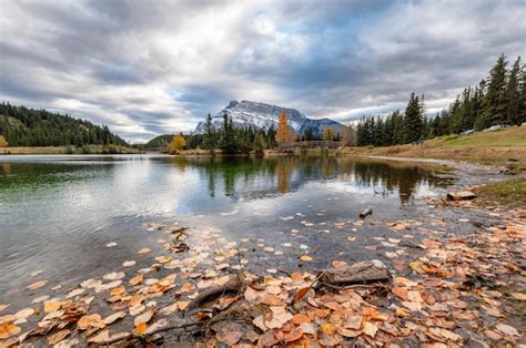 Premium Photo Cascade Ponds With Mount Rundle And Wooden Bridge In