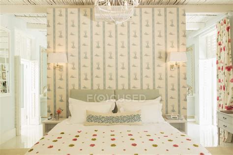 Luxury bedroom with wallpaper — Home Showcase Interior, calm - Stock Photo | #199375346