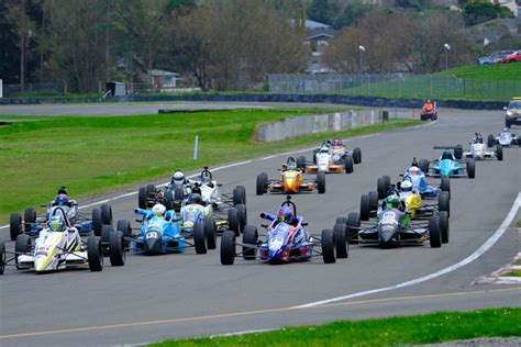 Vintage Formula Ford Racing At Manfeild As Niff Season Gets Underway