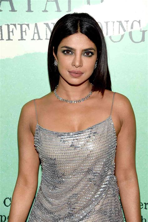 See Priyanka Chopras Blonde Highlights Priyanka Chopra Blonde Hair