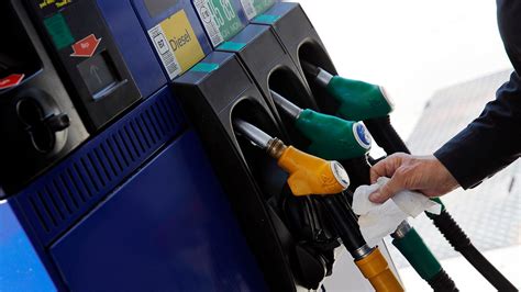 American oil refineries race to produce renewable diesel ahead of ...