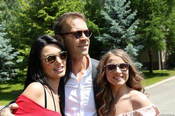 Sofi Goldfinger And BFF Having Anal Threesome 9 Photos