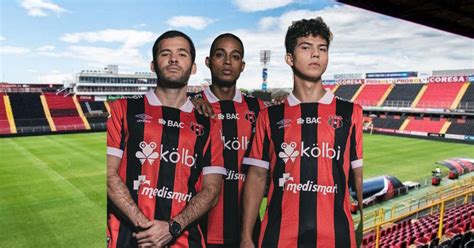 Alajuelense Presenta Su Nuevo Uniforme Que Apela A La Historia Del Club