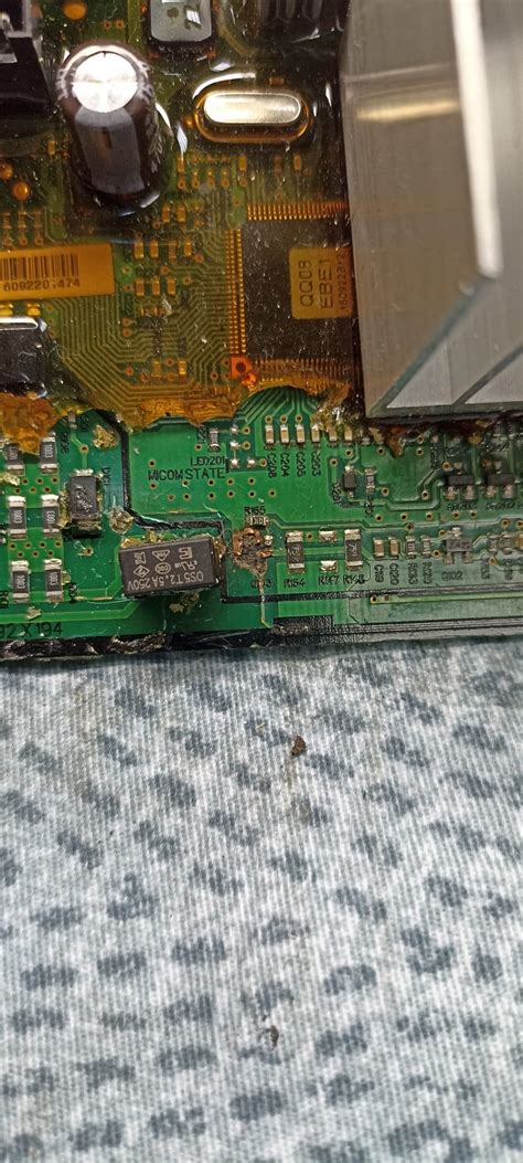 В стиральной машине Samsung WW80K52E61 вышел из строя модуль управления ...