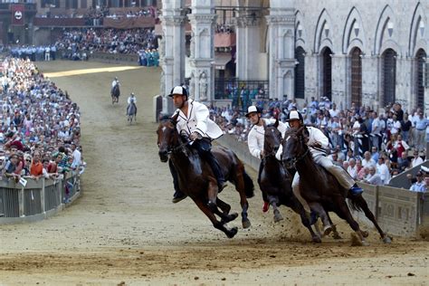 Palio Di Siena Si Corre Oggi A Piazza Del Campo Regole