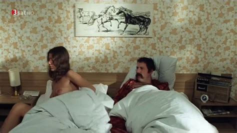 Naked Regine Doreen In Solo Sunny