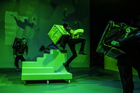 Delivery Heroes Bohaterowie Na Wynos Teatr Polski W Poznaniu