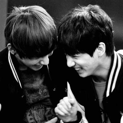 História O primeiro Amor do popular é um bolsista VKook Taekook 10