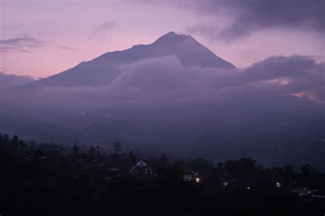 Siluet Gunung Merapi 56 Koleksi Gambar