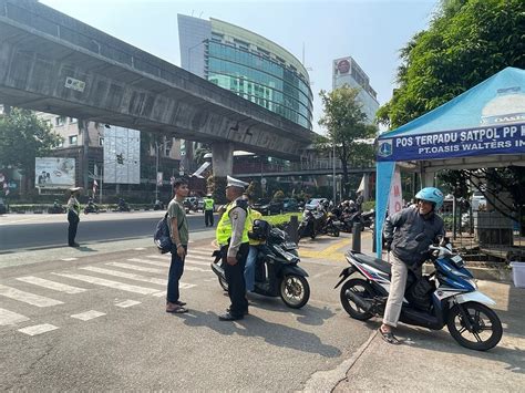 Polusi Udara Jakarta Hari Ini Berikut Kota Kota Paling Tercemar Di