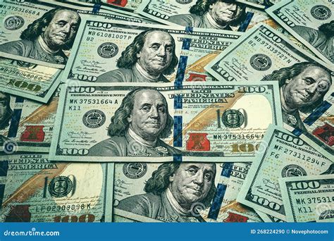 100 US Dollar Scheine Viele Banknoten Sind Auf Dem Tisch Verstreut