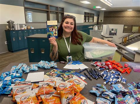 Prairie Heights Middle... - Prairie Heights Middle School