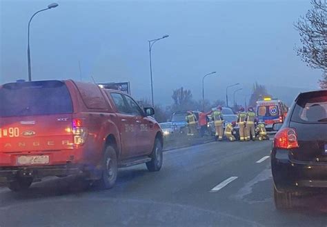 Wypadek w Kielcach Audi i seat zderzyły się na ulicy Tarnowskiej