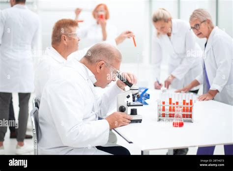 Group Of Scientists Conduct Testing In The Laboratory Stock Photo Alamy