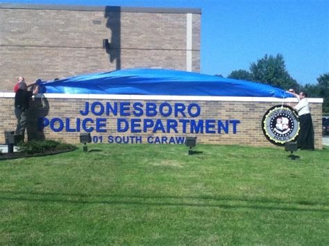 Committee Unveils Solution to Jonesboro Police Salary | KASU