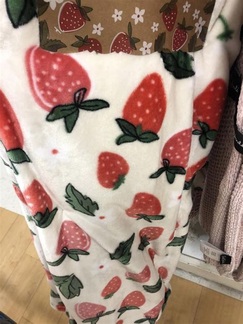 Strawberry Print Leggings for Fashionable Looks