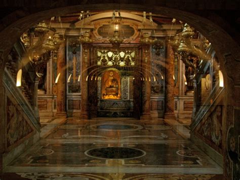 St. Peter's Tomb in St. Peter’s Basilica - Vatican City tour