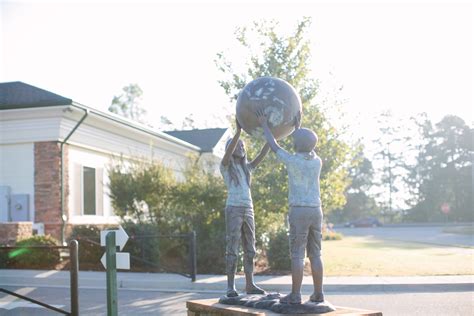 Entrystatue Palm Harbor Montessori