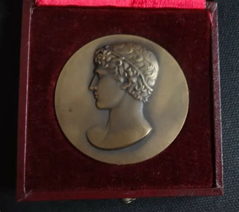 Medaille Ancienne Jeunesse Et Sport Offert Par Le Ministre Eur