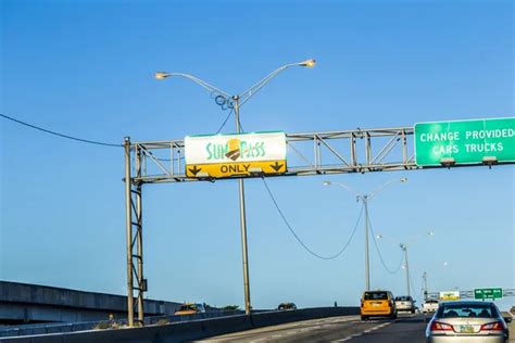 Driving The Miami Highway From The Airport Direction East Stock Editorial Photo © Hackman