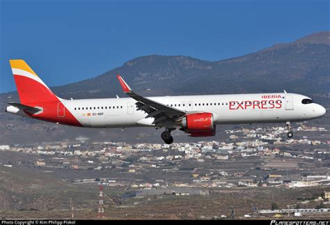 EC NGP Iberia Express Airbus A321 251NX Photo By Kim Philipp Piskol