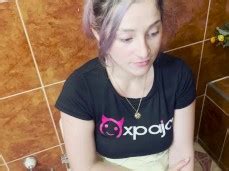 Mi Vecina Latina Confiesa Que Nunca La Han Penetrado Asi Y Esto Pasó Porn Pornhub